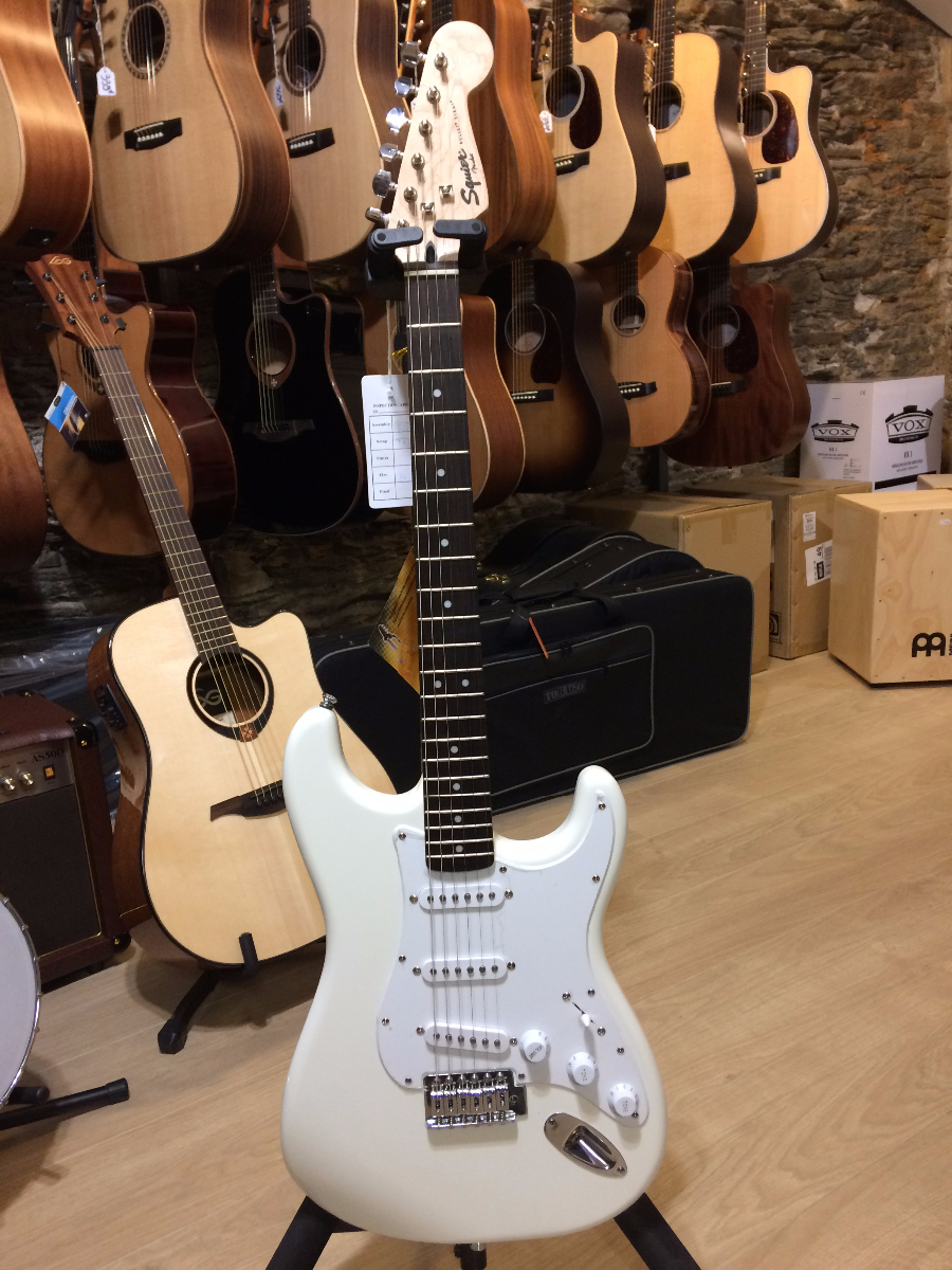 SQUIER BULLET SSS WH SQUIER BULLET SSS WH