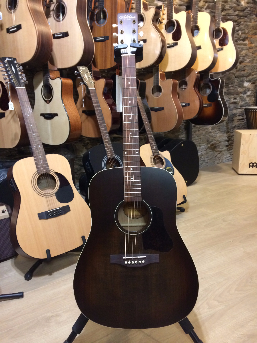 ART & LUTHERIE AMERICANA BOURBON BURST ART & LUTHERIE AMERICANA BOURBON BURST